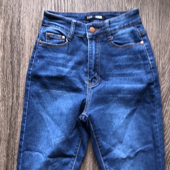 Fashion Nova Skinny Jeans - Picture 2 of 6